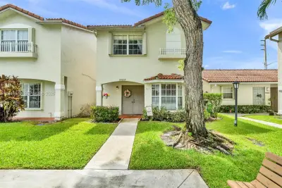 10857 NW 8th St, Pembroke Pines: photo 1 of 43
