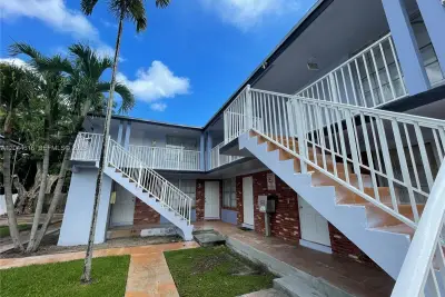 7841 Dunham Blvd #6, Miami: photo 1 of 18