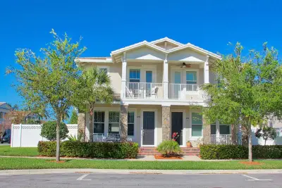 2758 Avalon Way, Jupiter: photo 1 of 51