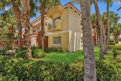 1316 NW 3rd St, Fort Lauderdale: photo 1 of 25