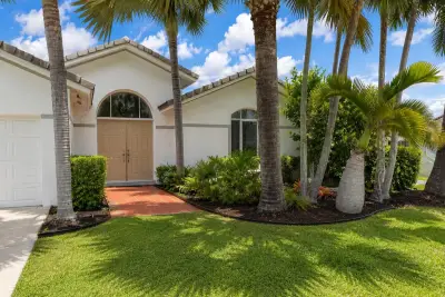 17202 SW 149th Pl, Miami: photo 1 of 15