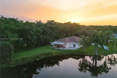 720 S Old Nob Hill Rd, Plantation: photo 1 of 38