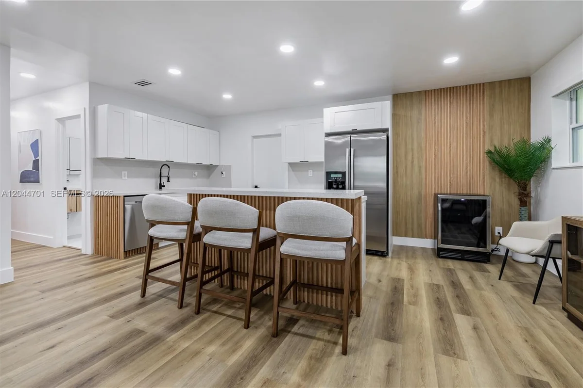 2450 NW 168th St, Miami Gardens: photo 1 of 13