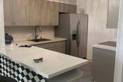 6900 Bay Dr #3H, Miami Beach: photo 1 of 34