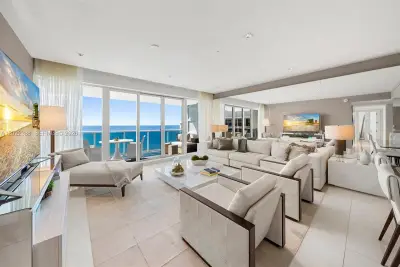 102 24th St #PH-1718, Miami Beach: photo 1 of 54
