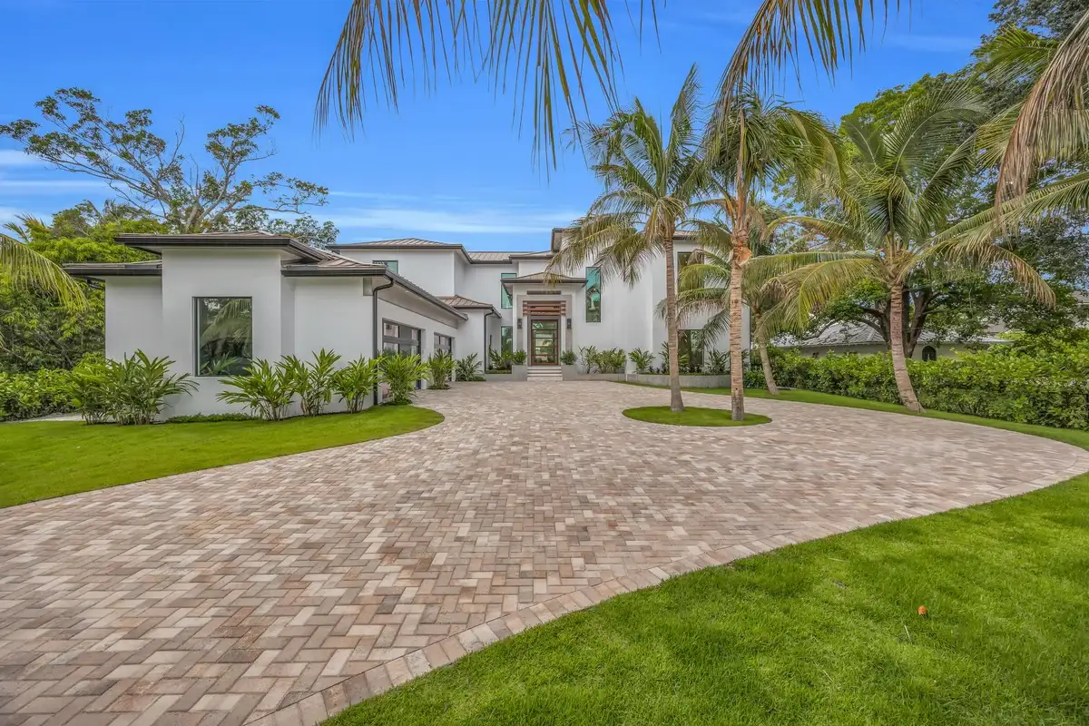 19175 W Riverside Dr, Tequesta: photo 1 of 85