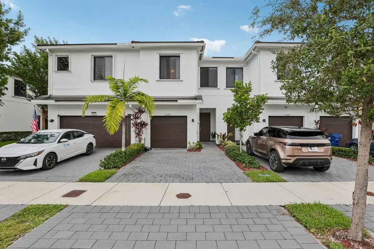 23291 SW 110th Ct, Homestead: photo 1 of 39