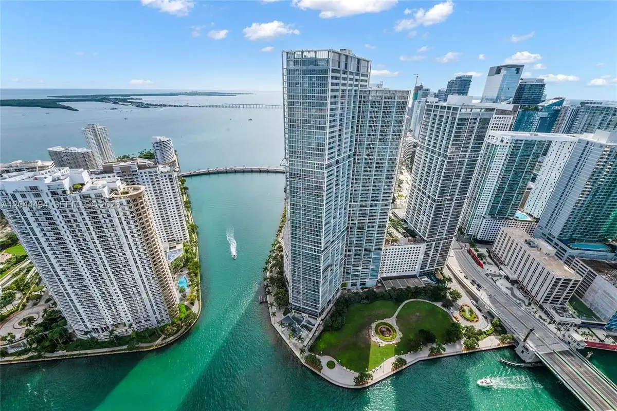300 Biscayne Boulevard Way #5104, Miami: photo 1 of 36
