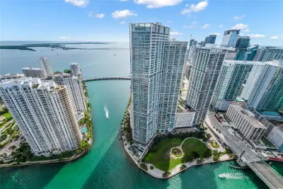300 Biscayne Boulevard Way #5104, Miami: photo 1 of 36