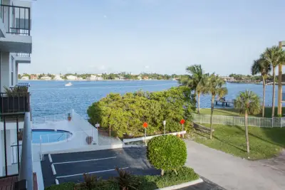 301 Croton Ave #303, Lantana: photo 1 of 39