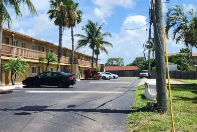 620 NW 7th Ave #16, Pompano Beach: photo 1 of 9