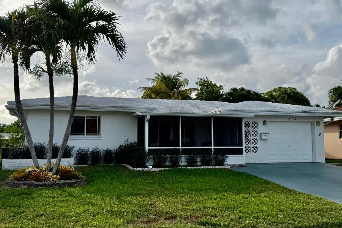 4927 NW 47th Ter, Tamarac: photo 1 of 35
