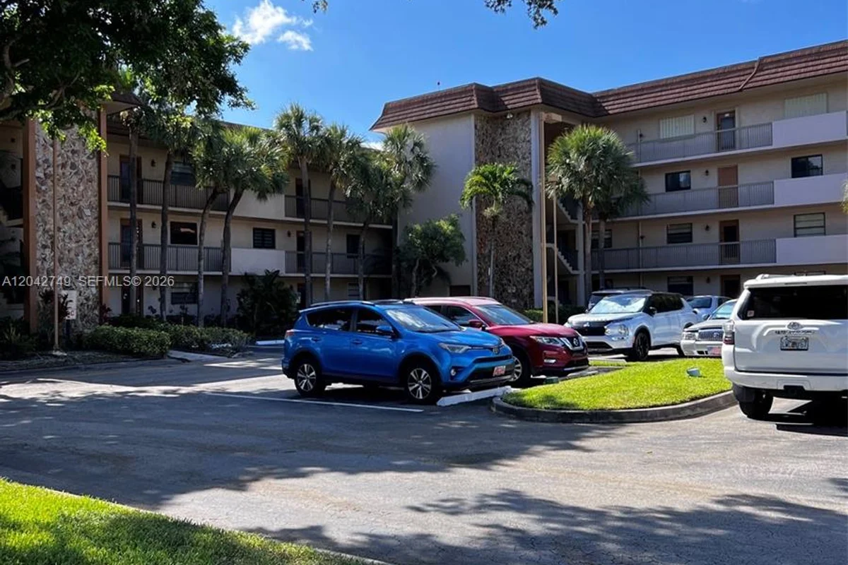 4975 E Sabal Palm Blvd #304, Tamarac: photo 1 of 9