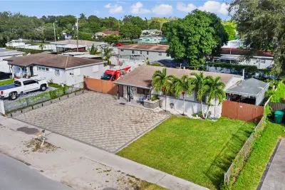3311 NW 171st St, Miami Gardens: photo 1 of 32