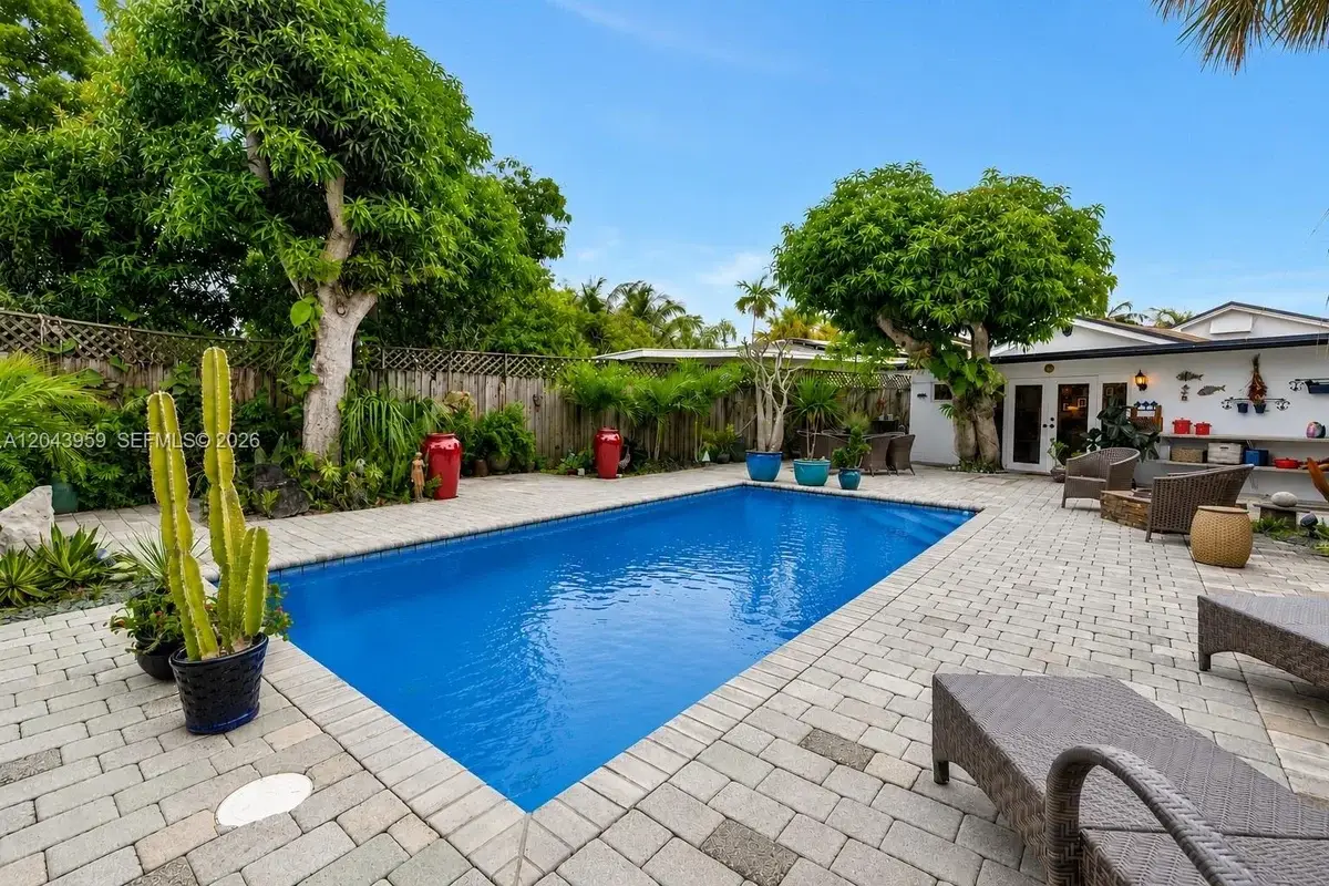 1401 NE 33rd St, Oakland Park: photo 1 of 33