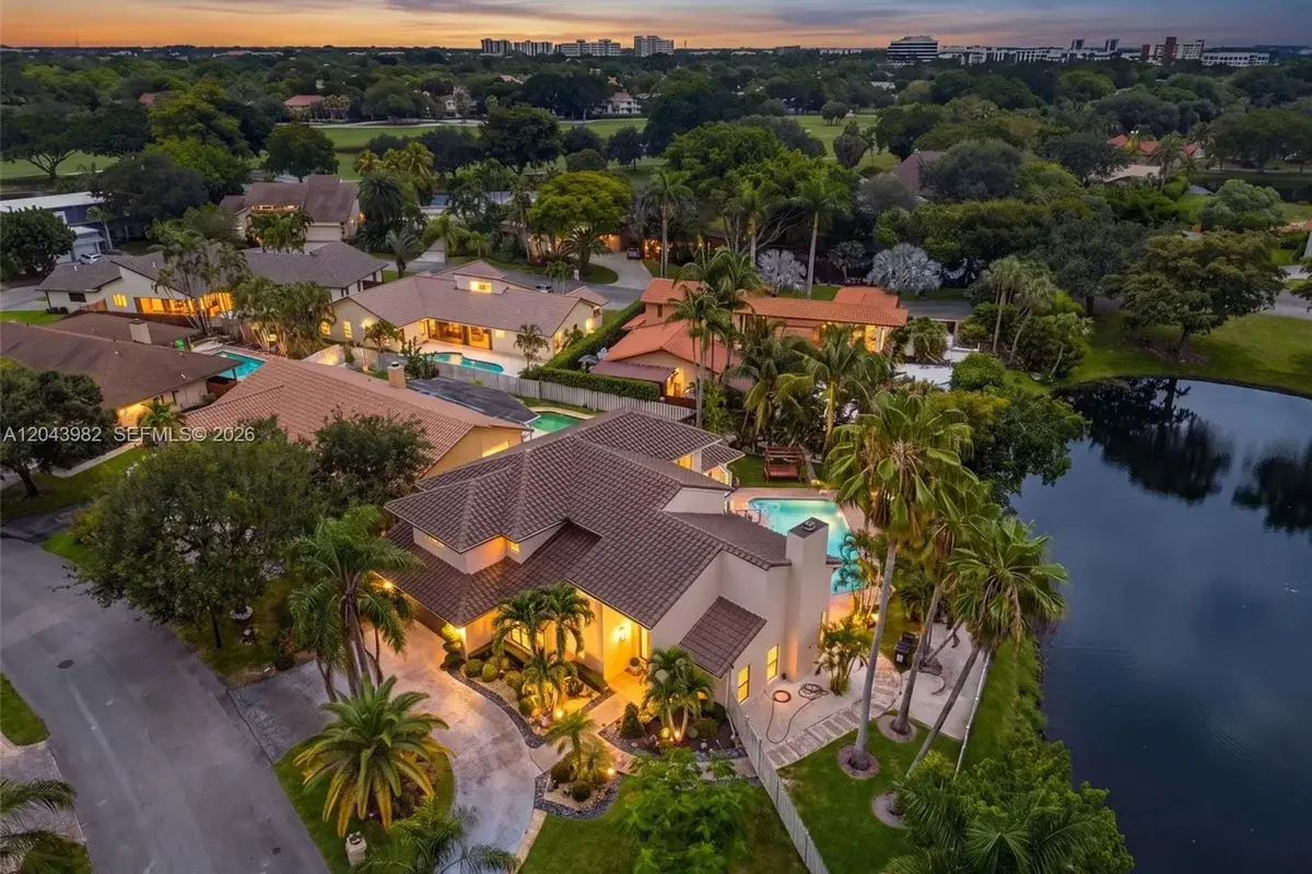 962 SW 93rd Ter, Plantation: photo 1 of 57