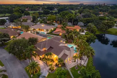 962 SW 93rd Ter, Plantation: photo 1 of 57