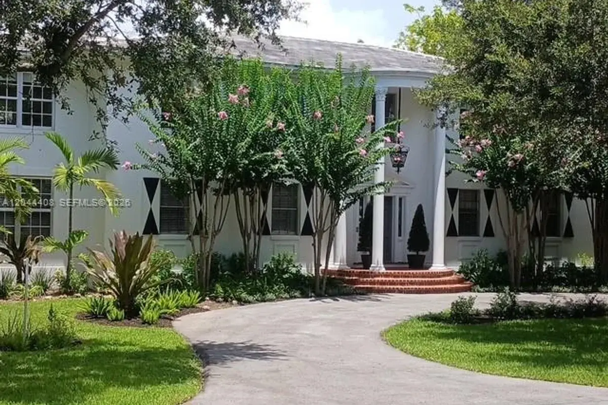 2828 Segovia St #1, Coral Gables: photo 1 of 26