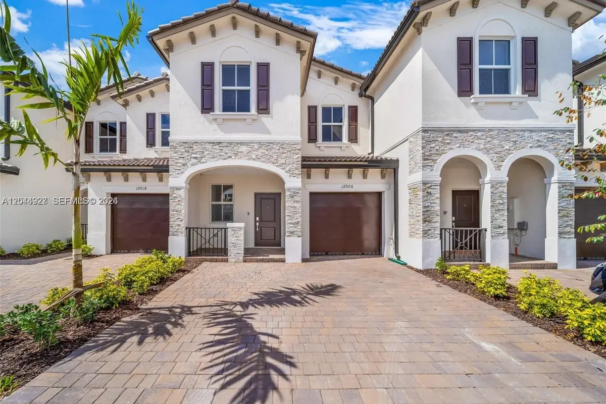 12942 NW 23rd Pl, Miami: photo 1 of 36