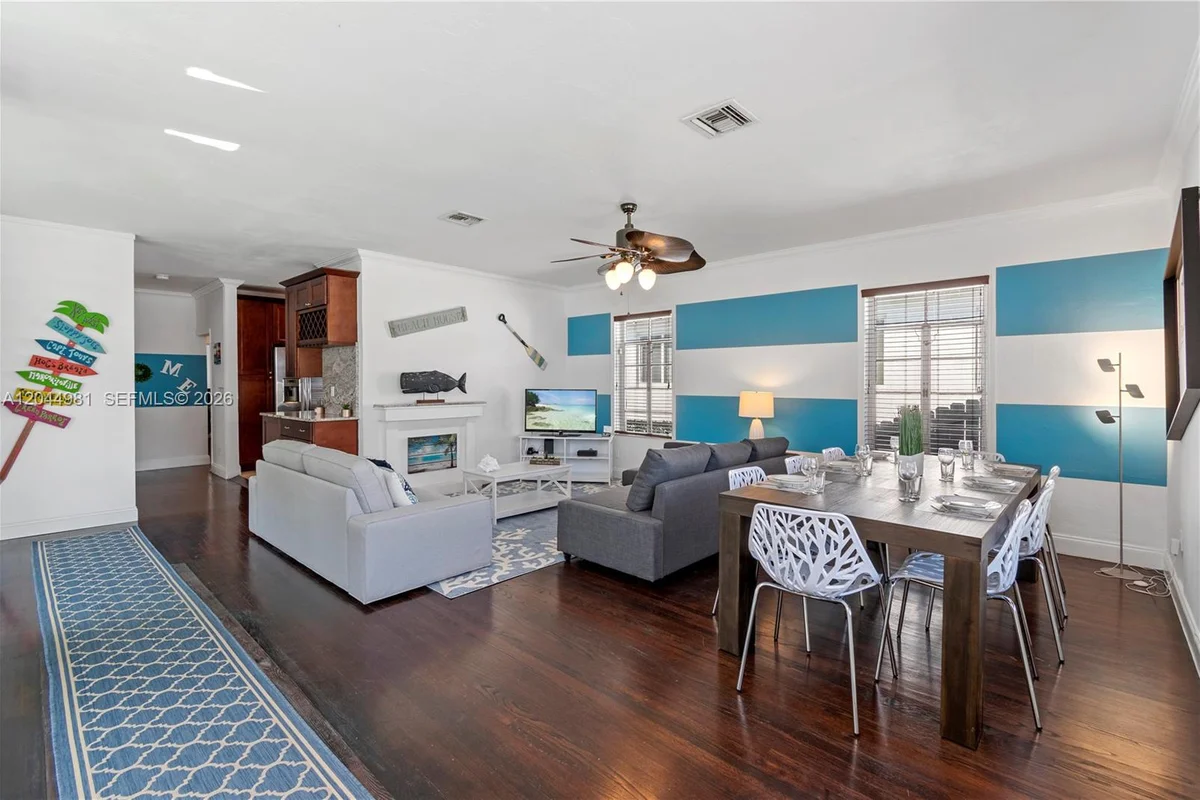 1446 Hollywood Blvd, Hollywood: photo 1 of 47