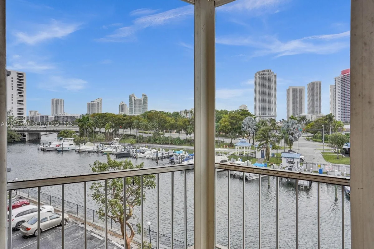 200 Diplomat Pkwy #432, Hallandale Beach: photo 1 of 14