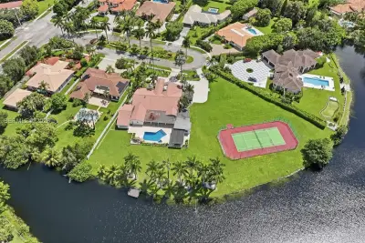 16170 Saddle Ln, Weston: photo 1 of 66