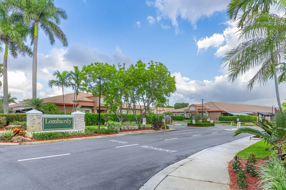 10216 Lombardy Dr, Tamarac: photo 1 of 46