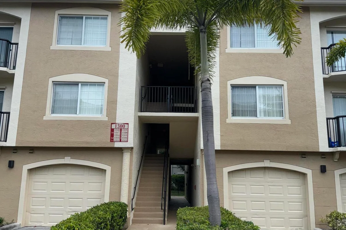 1300 Crestwood Dr #1309, Royal Palm Beach: photo 1 of 14