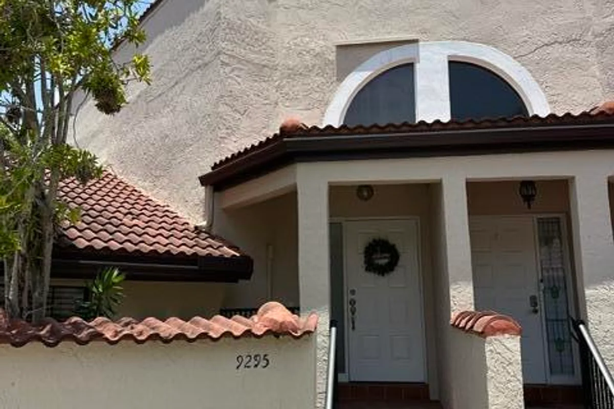 9295 W Sunrise Blvd, Plantation: photo 1 of 10