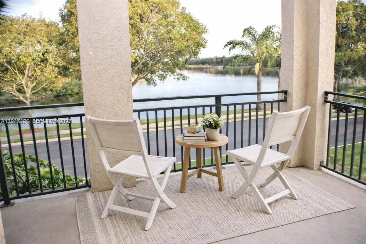 2493 Centergate Dr #204, Miramar: photo 1 of 25