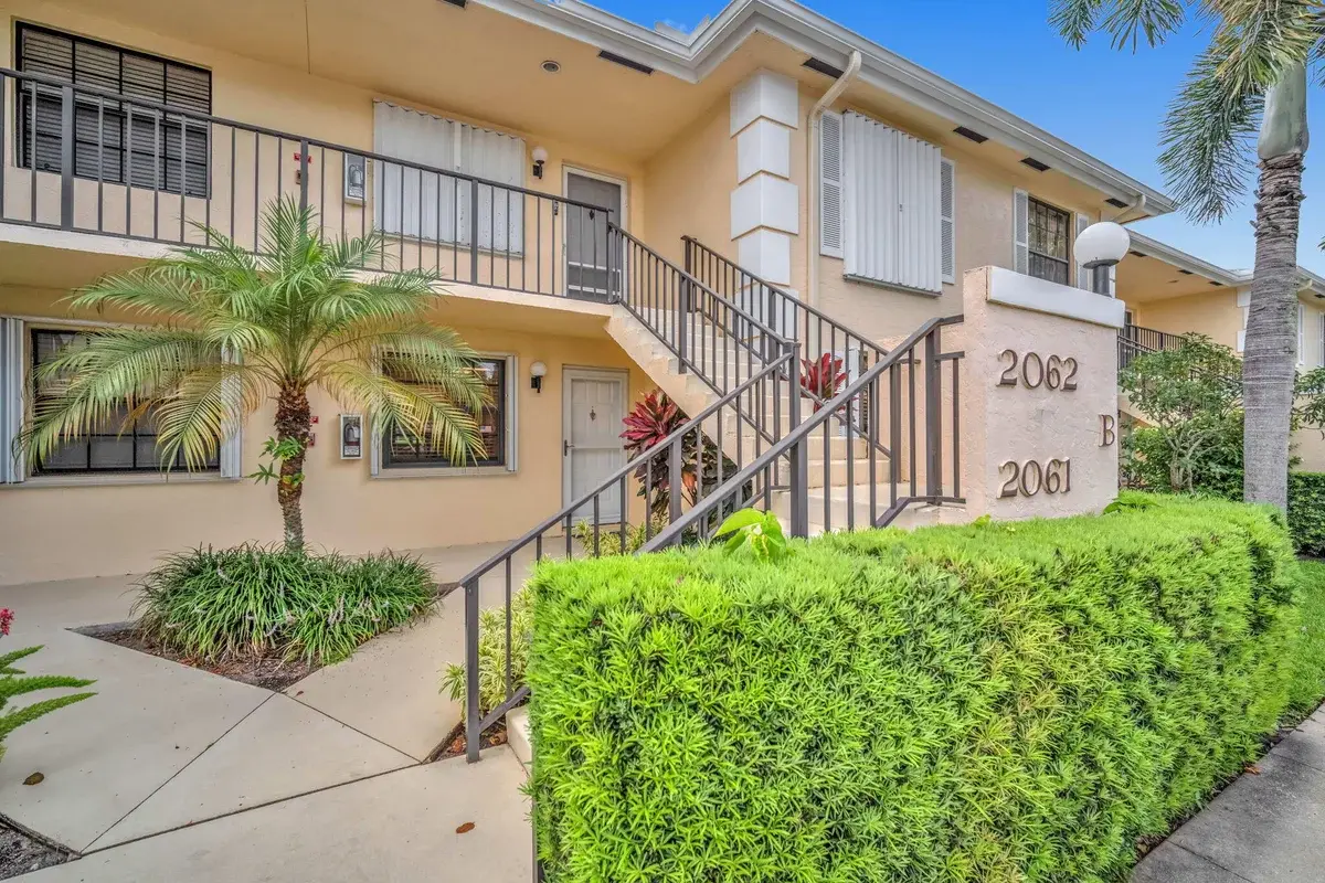 2061 Keystone Dr #B, Jupiter: photo 1 of 43