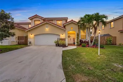 15602 SW 109th Ter, Miami: photo 1 of 39