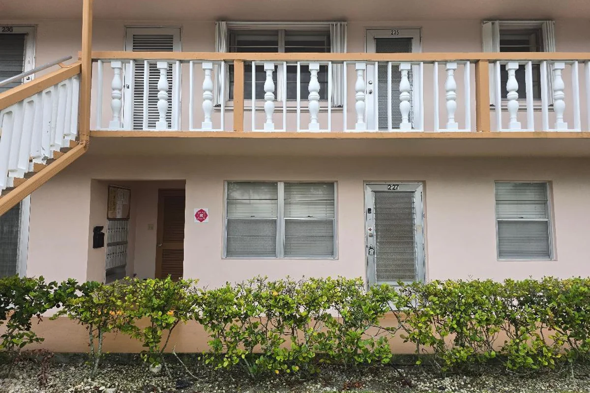 227 Kent N, West Palm Beach: photo 1 of 14