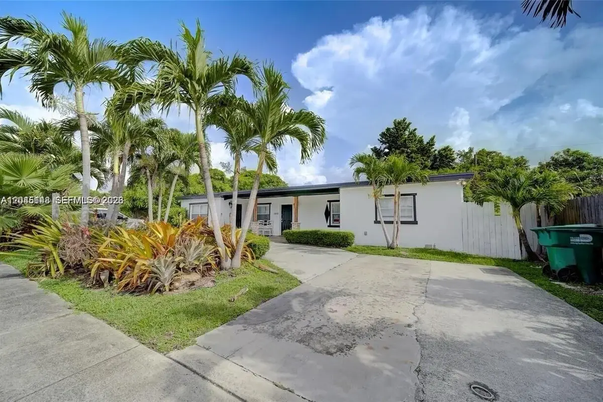 10215 SW 171st St, Miami: photo 1 of 3