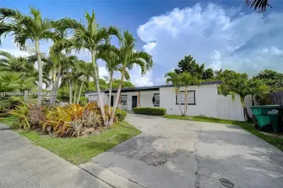 10215 SW 171st St, Miami: photo 1 of 3
