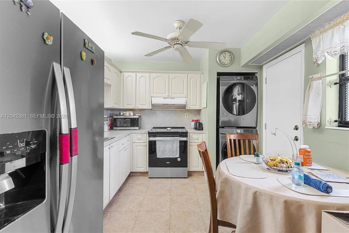 1800 W 54th St #209, Hialeah: photo 1 of 29