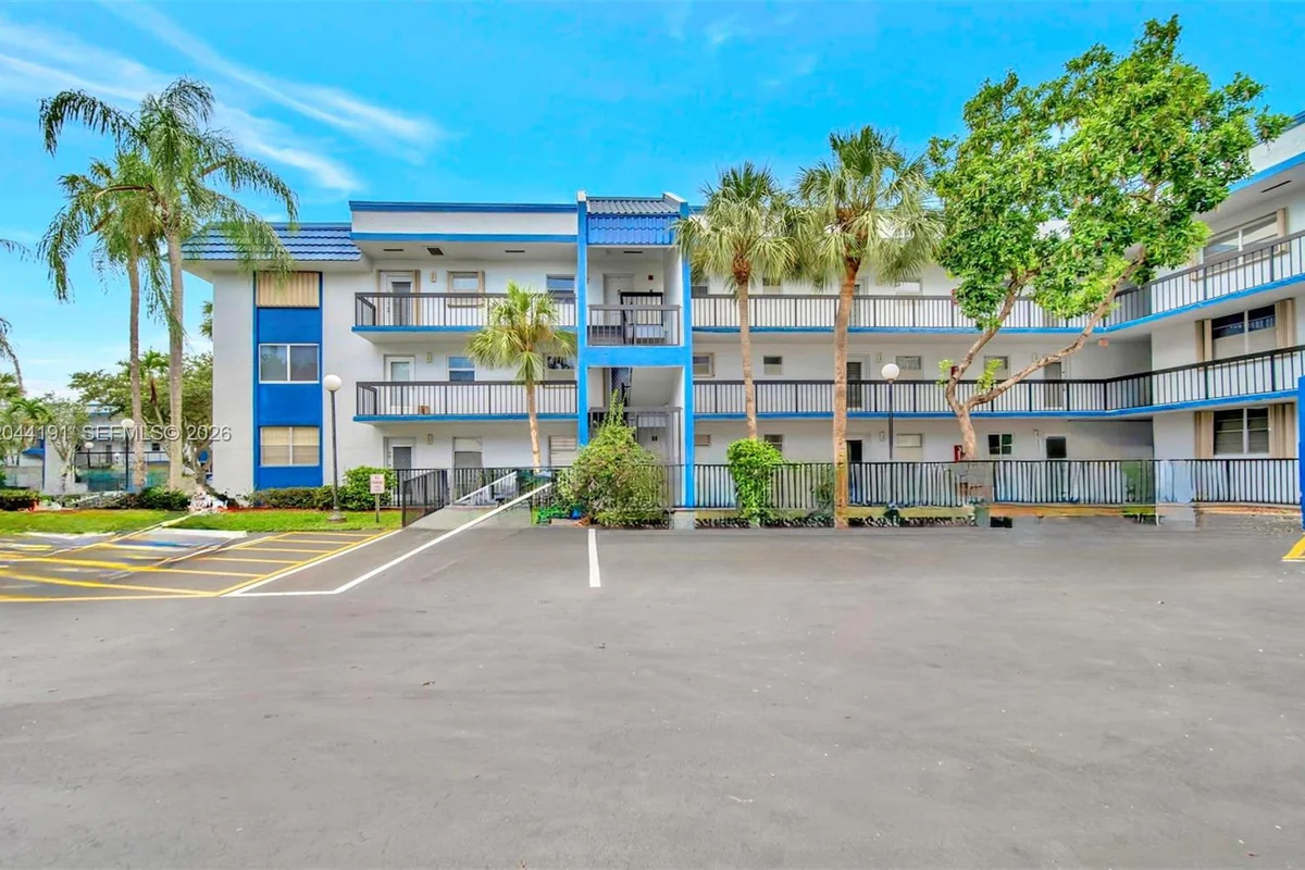 3100 Holiday Springs Blvd #111, Margate: photo 1 of 67