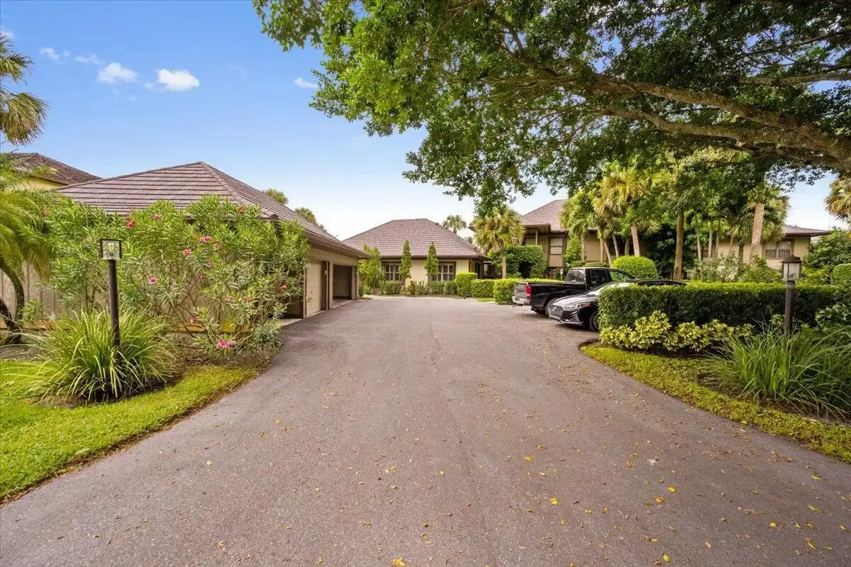 2835 Polo Island Dr #H202, Wellington: photo 1 of 36