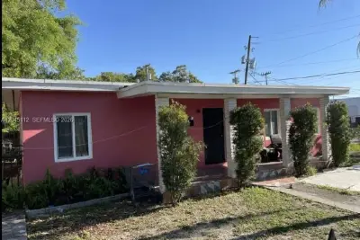 157 NE 64th Ter, Miami: photo 1 of 4