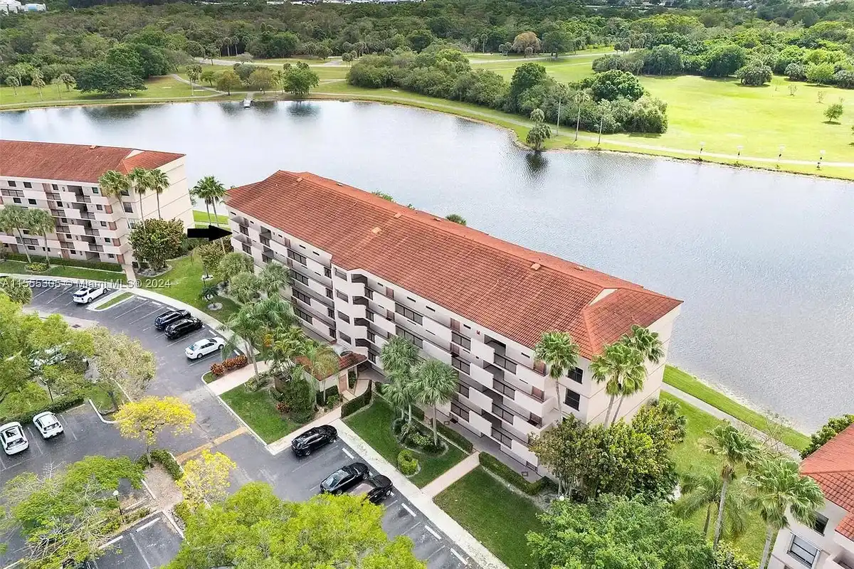 2767 Carambola Cir S #401, Coconut Creek: photo 1 of 19