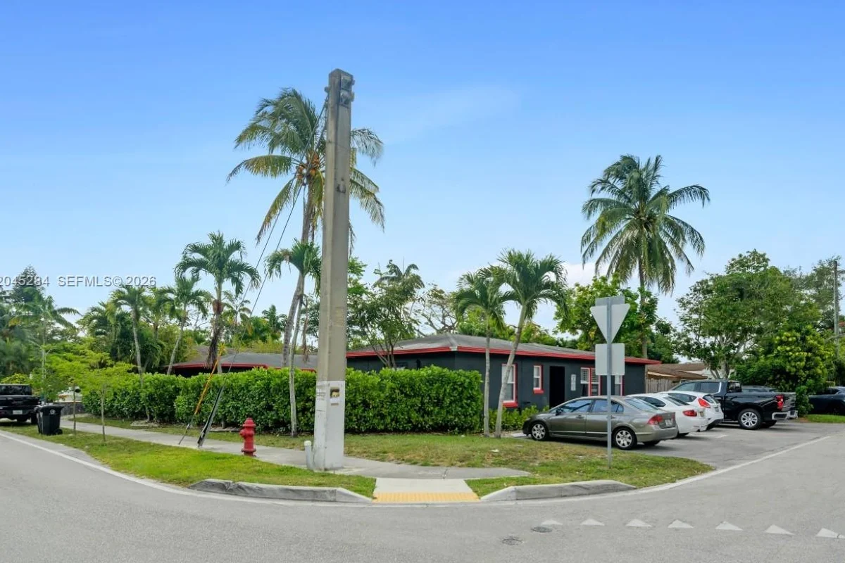 620 SW 7th St #16, Fort Lauderdale: photo 1 of 25