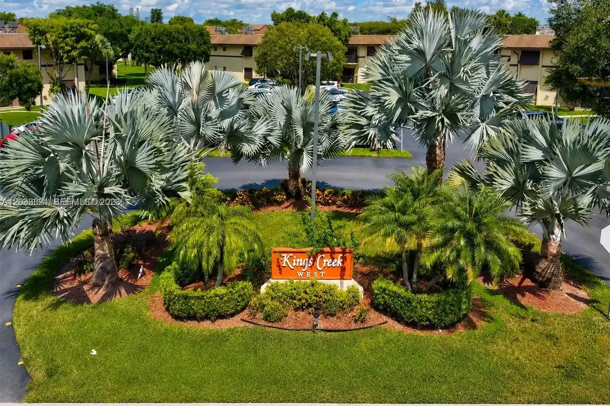 7935 SW 86th St #823, Miami: photo 1 of 11