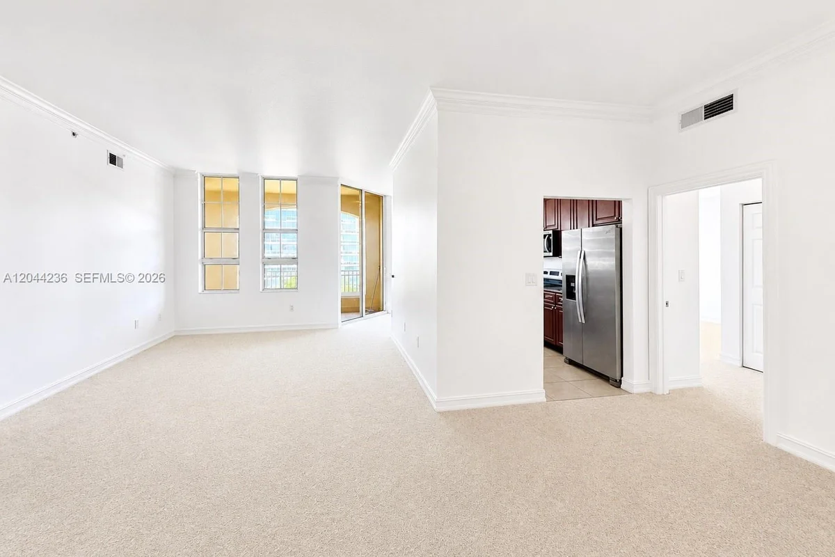 3001 NE 185th St #515, Aventura: photo 1 of 21