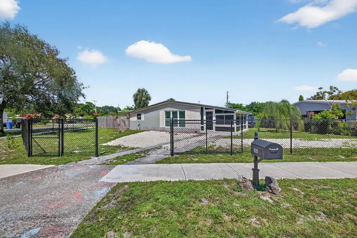 300 SW 25th Ave, Fort Lauderdale: photo 1 of 58