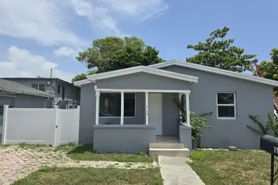 719 21st St, West Palm Beach: photo 1 of 26