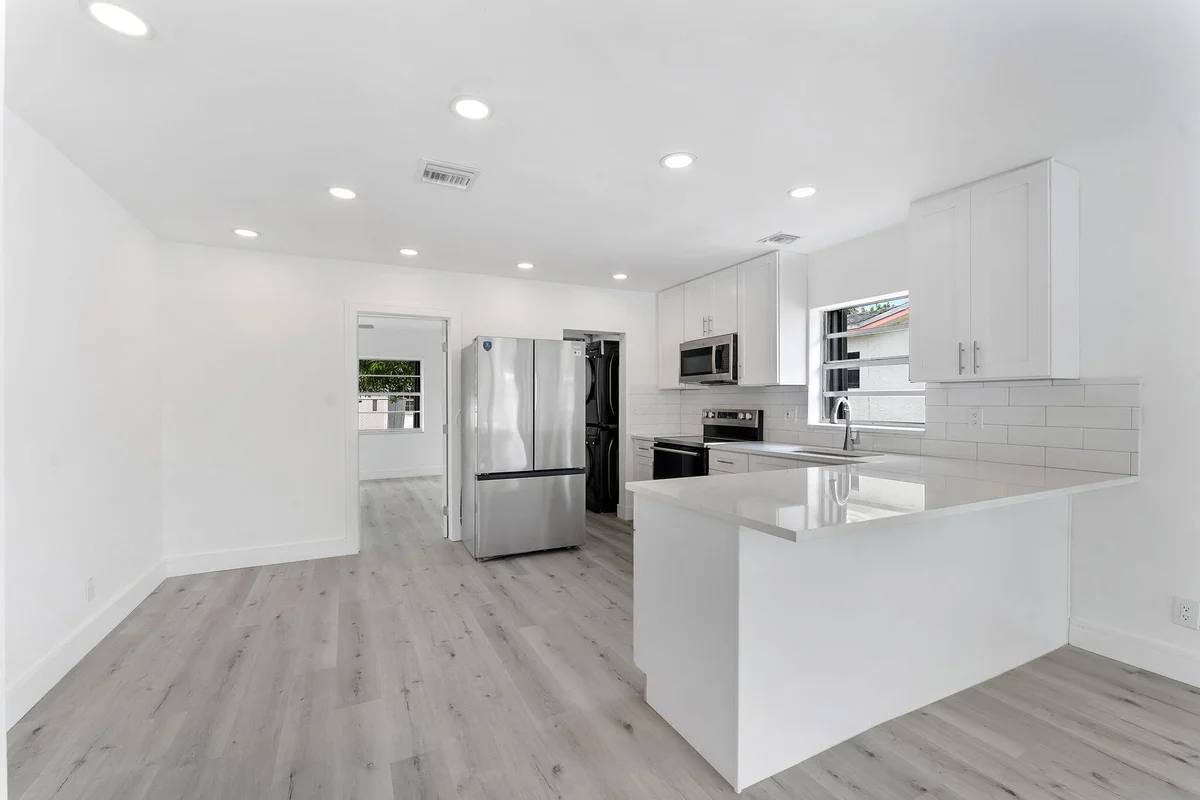 488 NW 2nd Ter, Deerfield Beach: photo 1 of 10