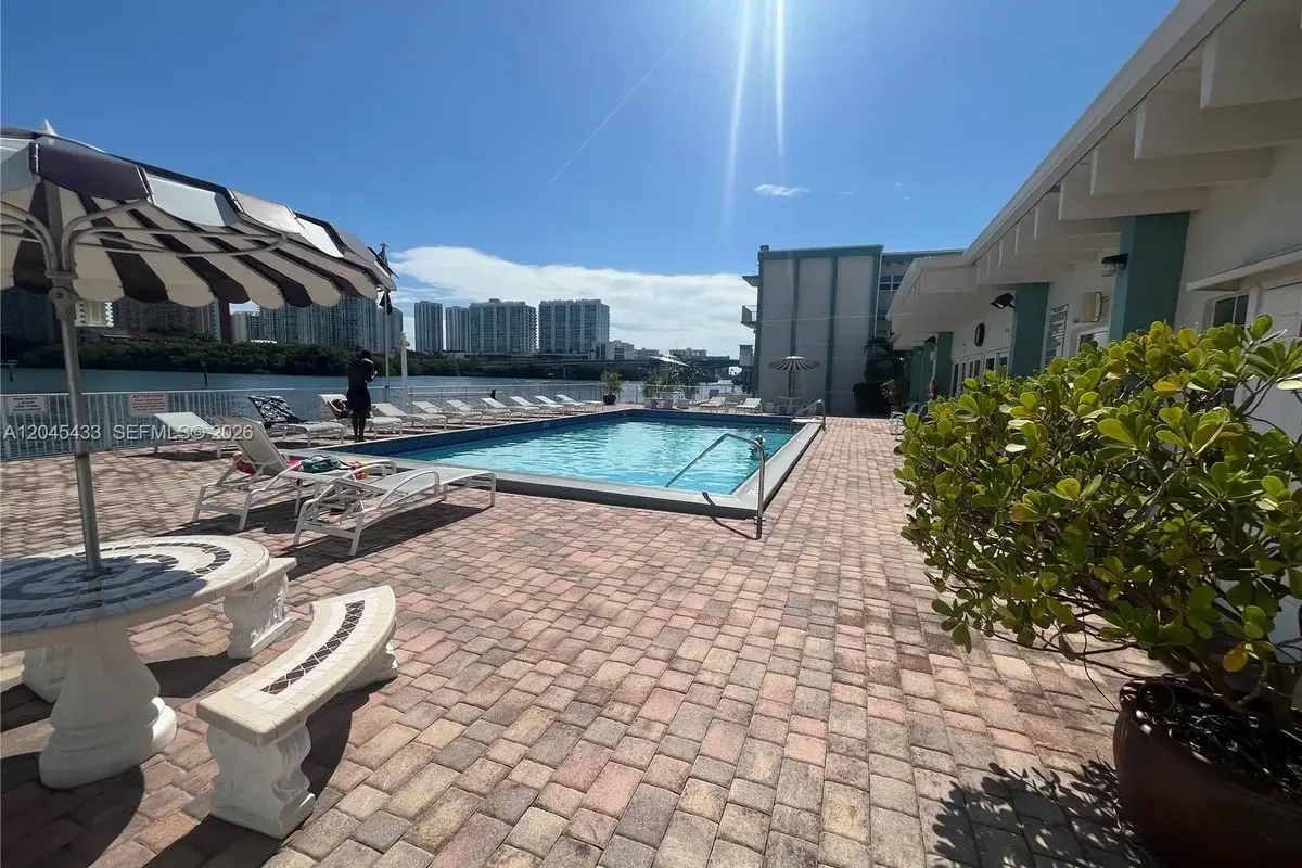 3923 NE 166th St #N-106, North Miami Beach: photo 1 of 16