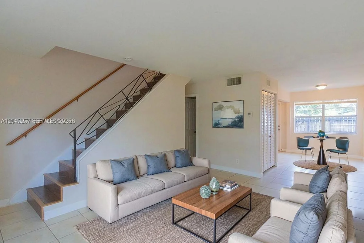 4648 NW 9th Dr, Plantation: photo 1 of 26