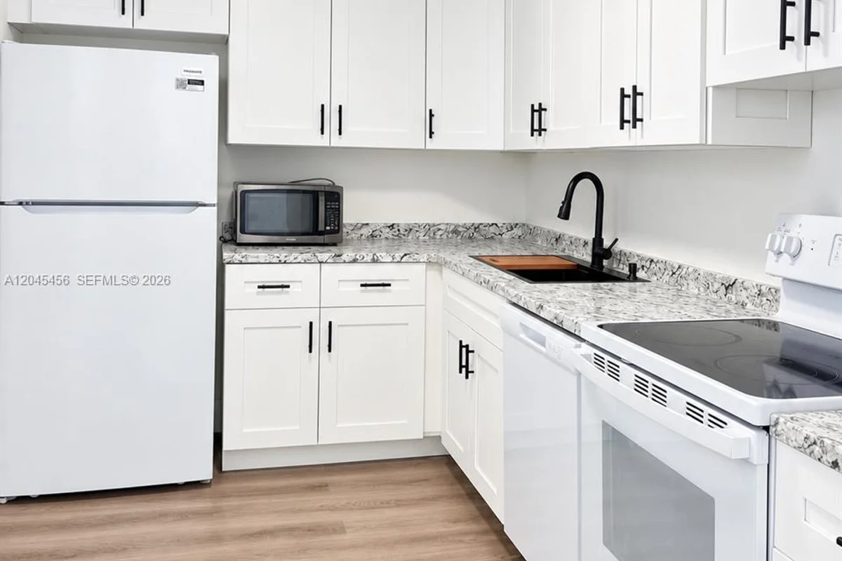 1750 James Ave #7K, Miami Beach: photo 1 of 14