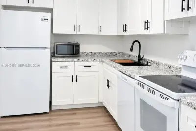 1750 James Ave #7K, Miami Beach: photo 1 of 14